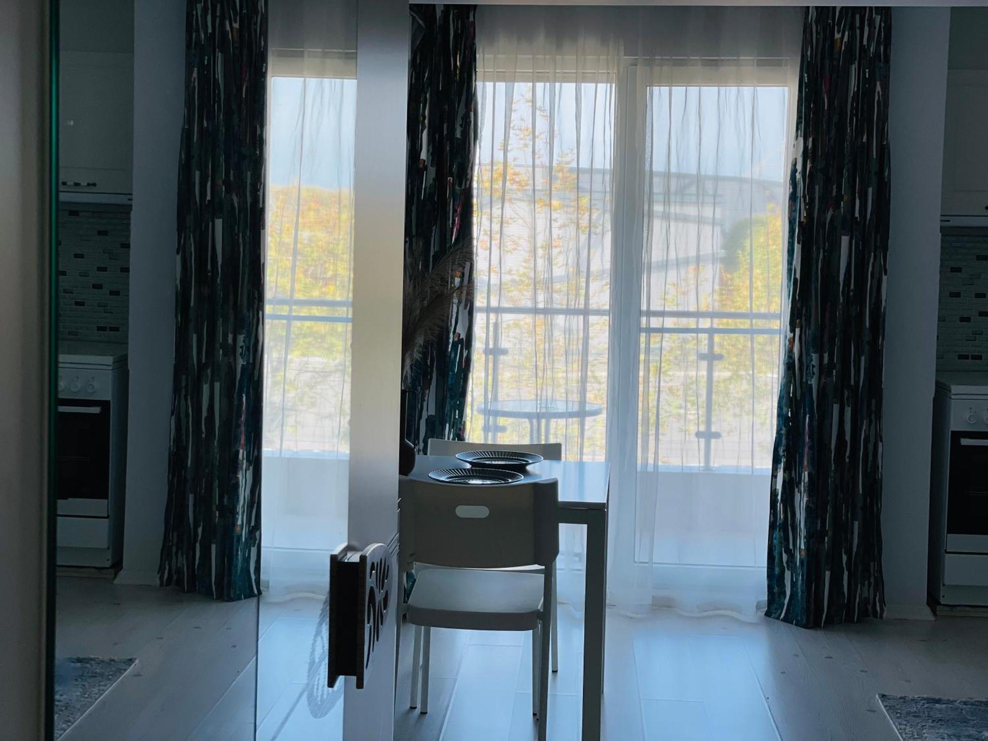 Airplane Plaza Apartment Otopeni Luaran gambar