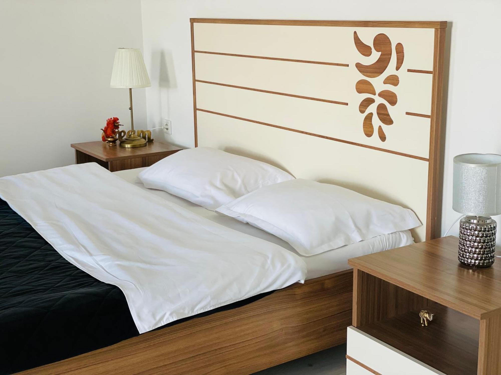 Airplane Plaza Apartment Otopeni Luaran gambar
